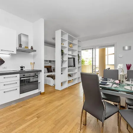 Maurizios Flat