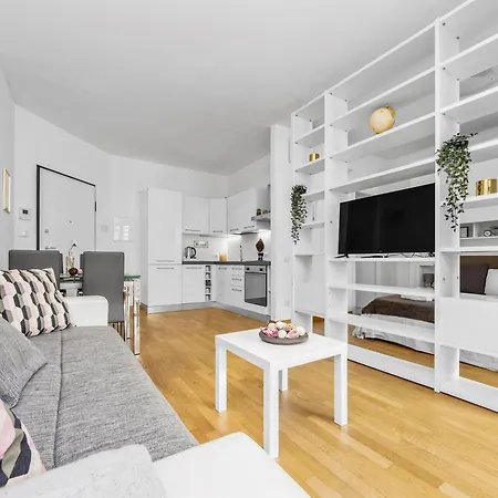 Maurizios Flat By Domusdimore