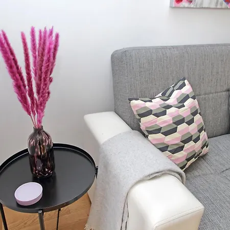Apartment Maurizios Flat By Domusdimore Rom