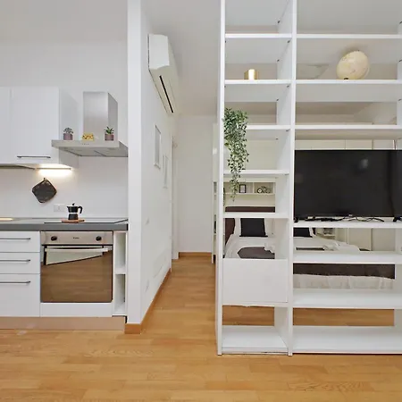 Maurizios Flat By Domusdimore Апартаменты
