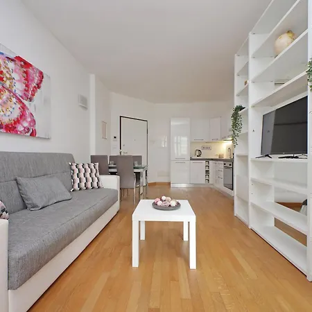 Maurizios Flat By Domusdimore * Rom
